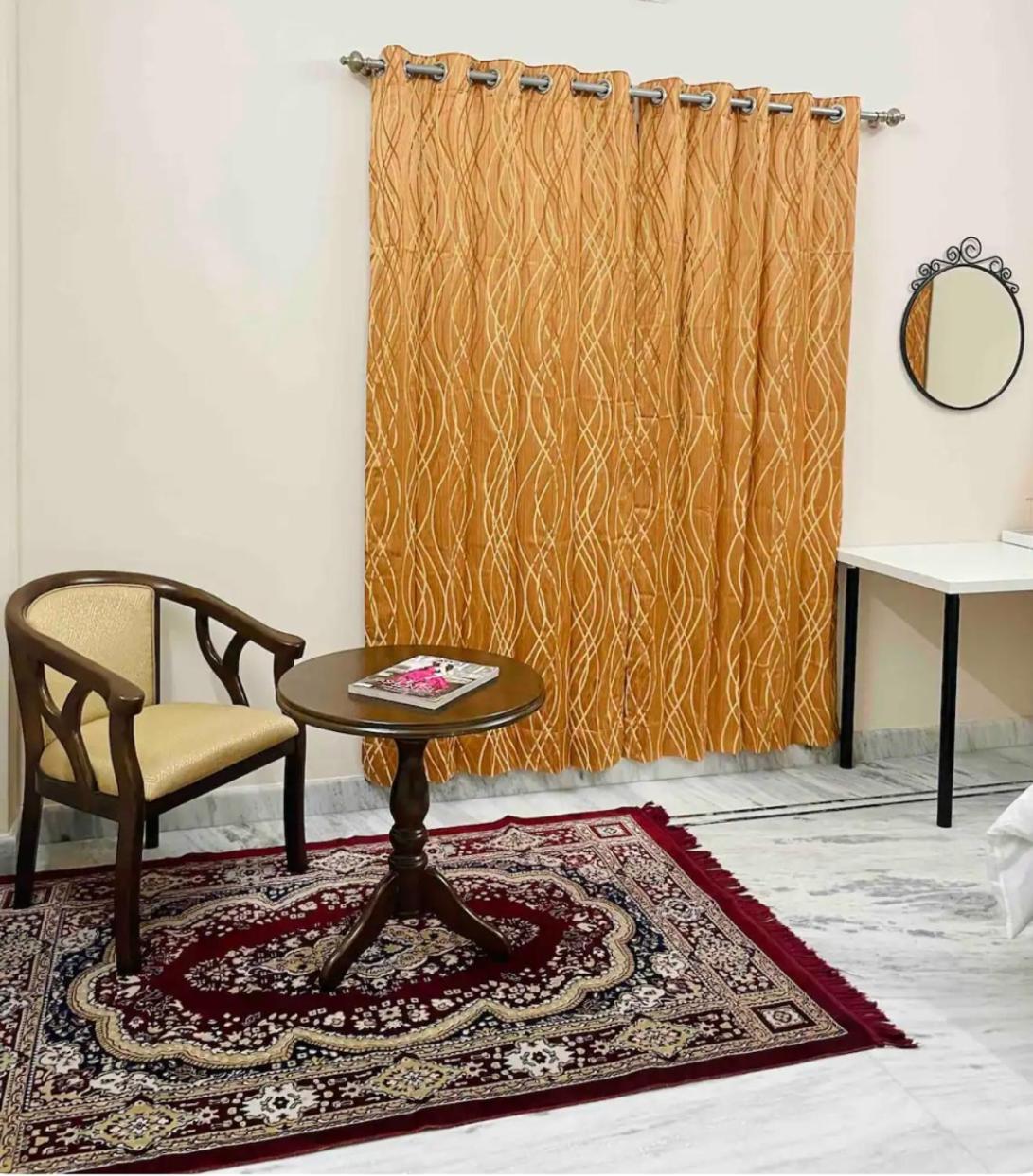 Apartment Upscale 2bhk In Downtown *